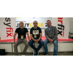 Комплексні рішення для кріплення теплоізоляції в пустотілих будівельних матеріалах.