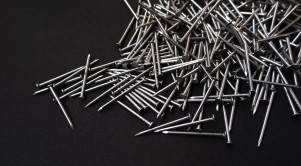 Galvanic zinc coating and hot-dip zinc coating: differences on the example of steel nails